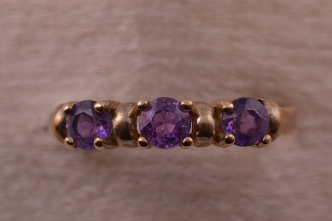 Gold Vintage Ring With Amethysts