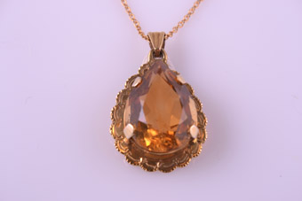 9ct Yellow Gold 1950's Pendant With Citrine