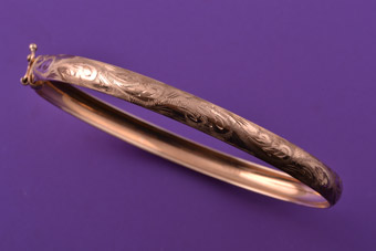 9ct Gold Vintage Bangle