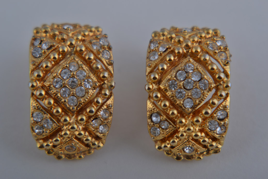 Gilt 1980's Clip On Earrings With Diamanté