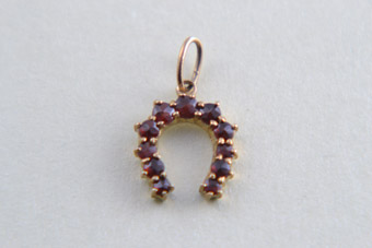 Horse-Shoe Pendant/Charm