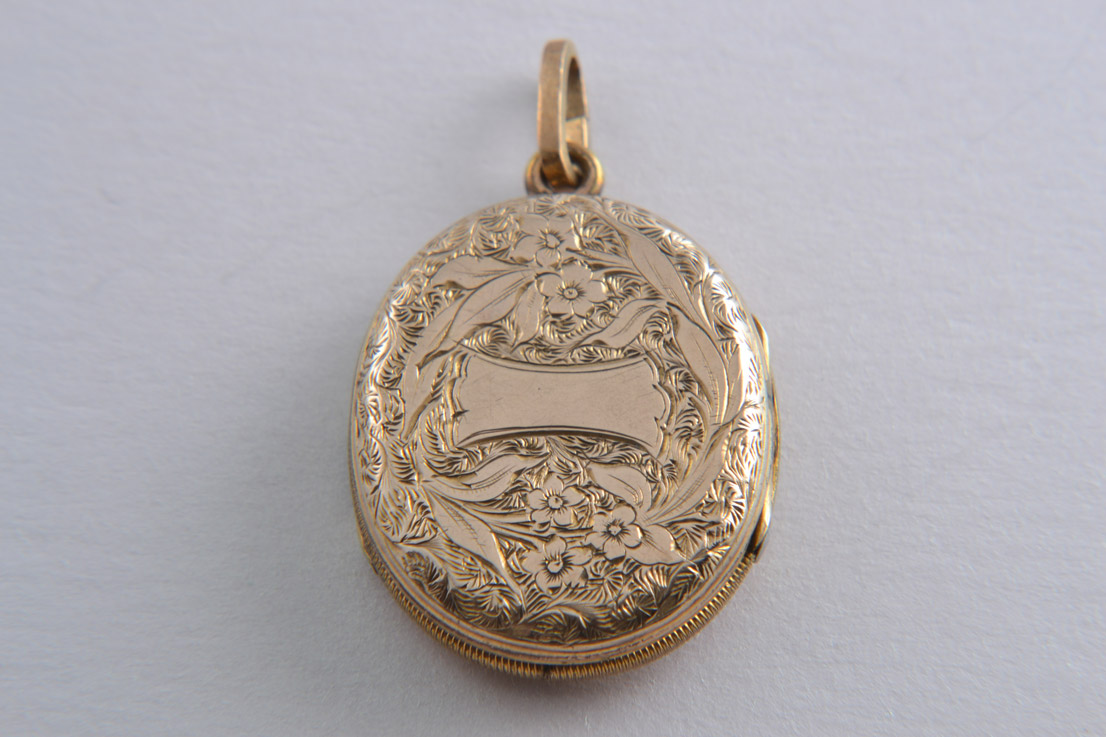 Gilt Victorian Locket 917m | Amanda Appleby