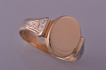 Gold Signet Ring 