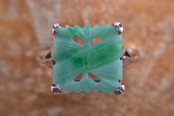9ct Gold Vintage Ring With Jade