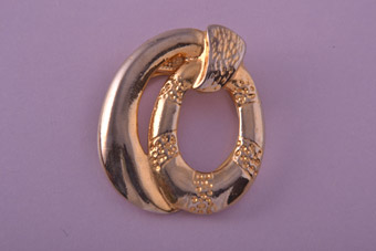 Gilt 1970's Scarf Ring