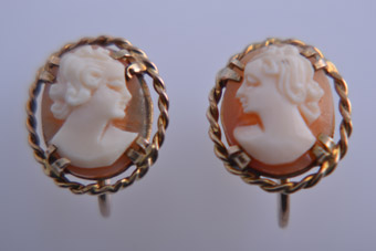 Gold 1950's Screw On Earrings With Cameos