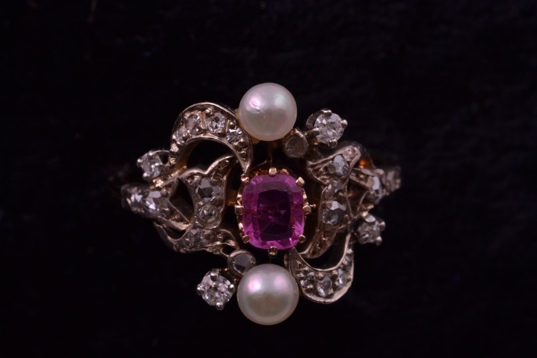 Gold Ring With Tourmaline, Diamonds And Pearls