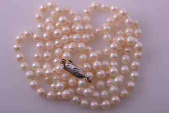 Vintage Pearl Necklace