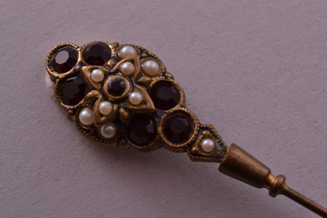 Vintage Stick Pin With Paste And Faux Pearls