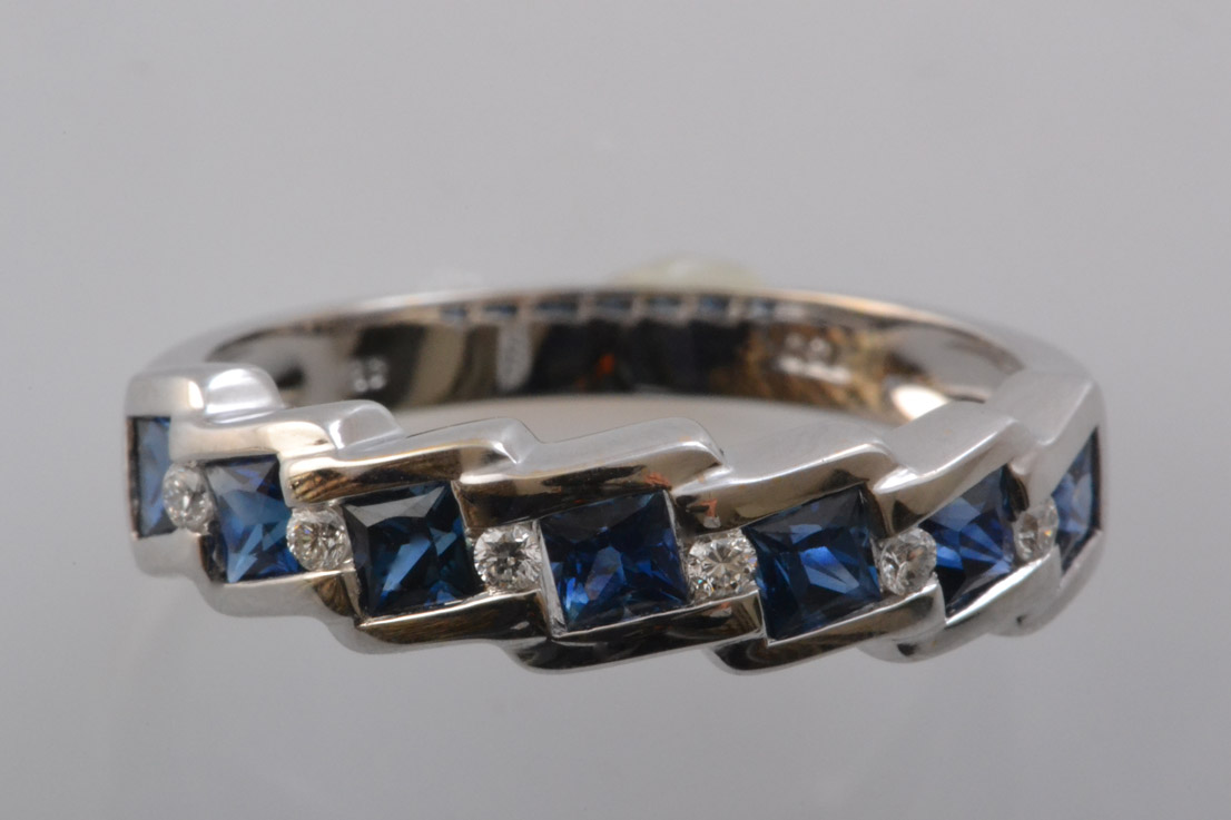 White Gold Ring With Sapphires And Diamonds