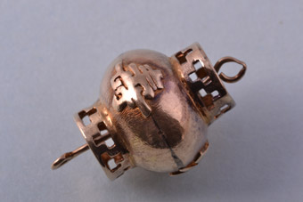 Gold Vintage Charm