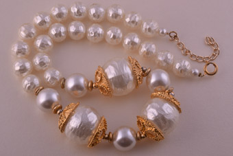 Necklace With Faux Pearls