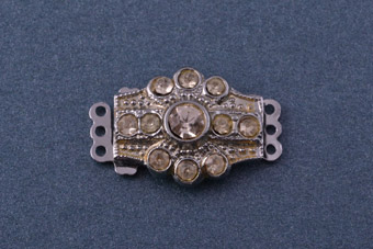 Rhodium Plated Vintage Clasp With Paste