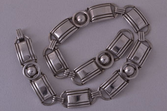 Silver Retro Candida Collar Necklace
