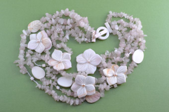 Shell Modern Floral Necklace With Rose Quartz