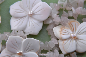 Shell Floral Necklace