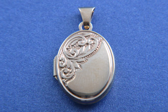 9ct Gold Modern Locket