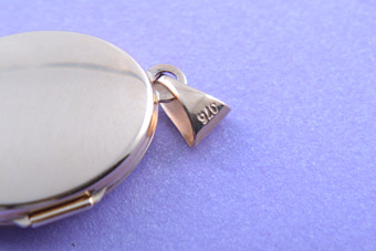 9ct Gold Modern Locket