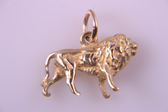 9ct Yellow Gold Modern African Lion Charm