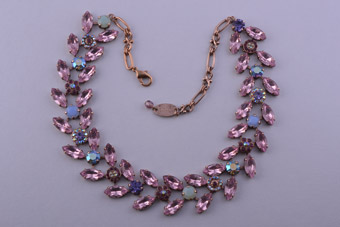 Modern Necklace With Rhinestones