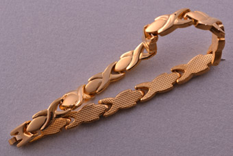 Gilt Modern Bracelet