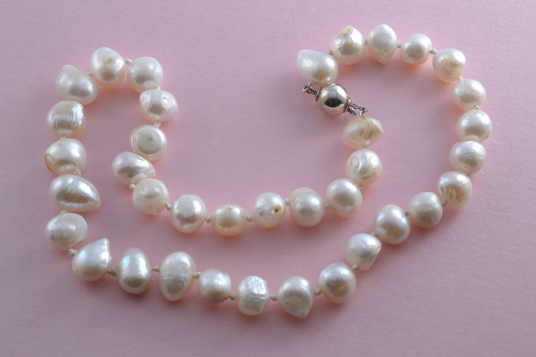 Modern Pearl Necklace With Silver Clasp