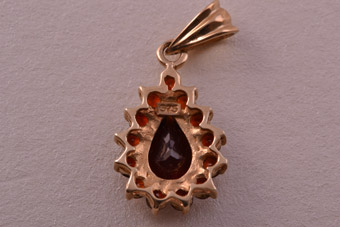 9ct Gold Modern Pendant