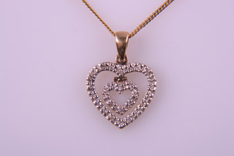 Pendant With Diamonds