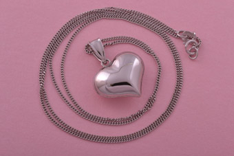 9ct White Gold Modern Heart Pendant