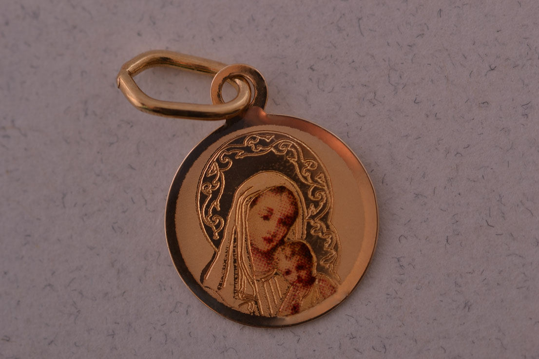 Gold Modern Engraved Charm With Mother And Child