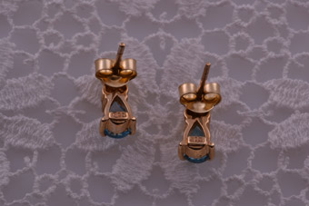 9ct Gold Stud Earrings