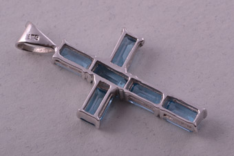 9ct Gold Modern Cross