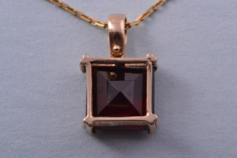 9ct Gold Modern Pendant