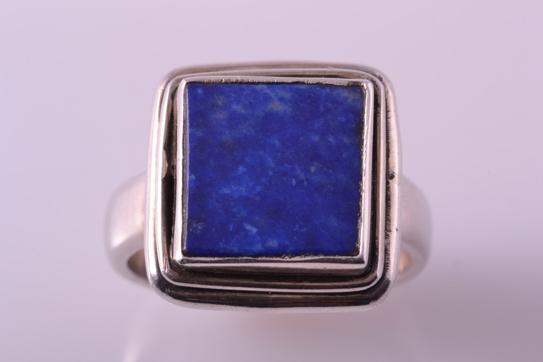 Silver Modern Ring With Lapis Lazuli