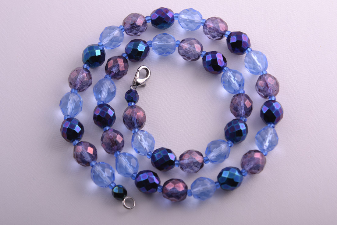 Modern Necklace With Crystal Beads