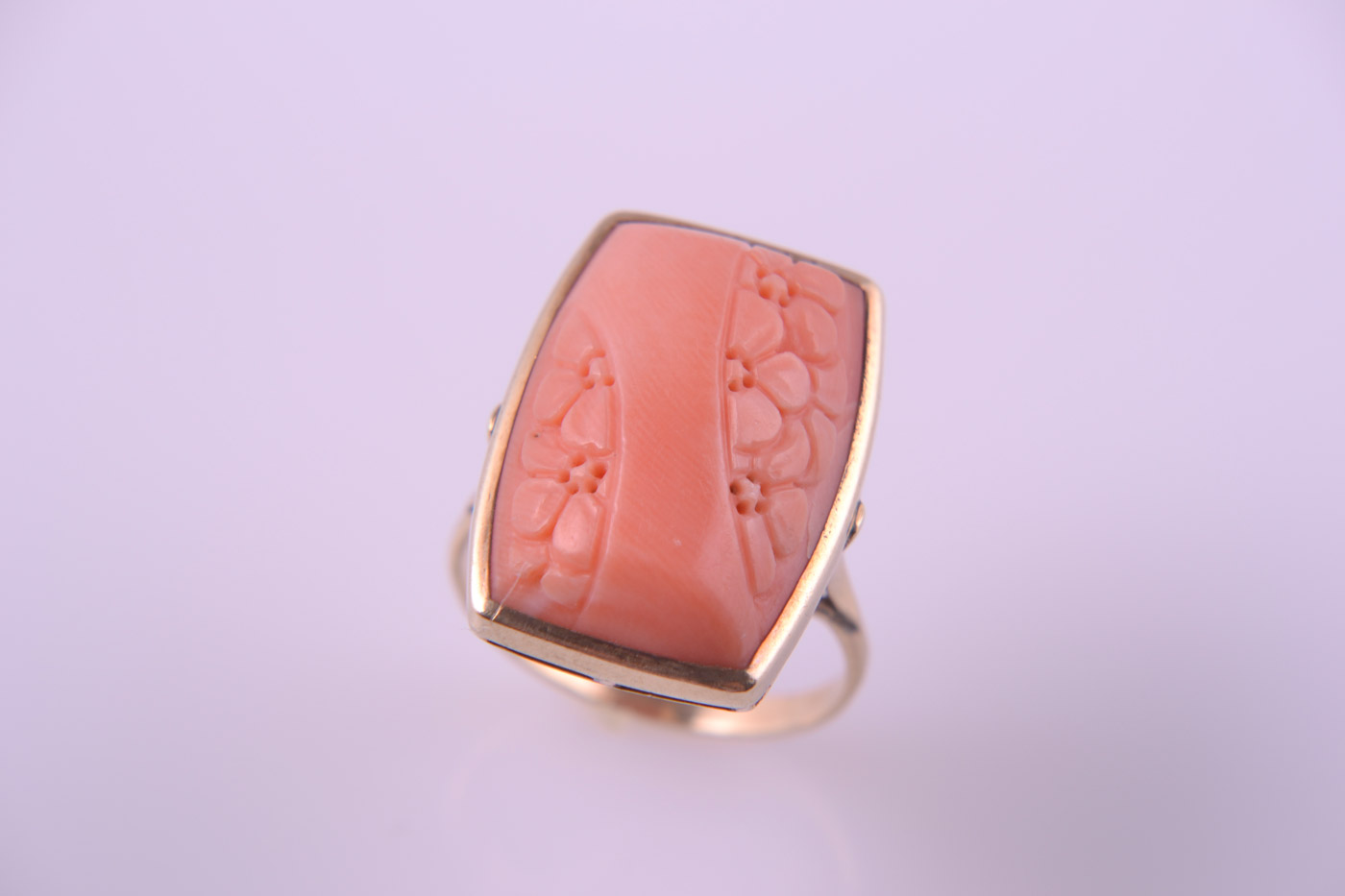 9ct Yellow Gold 1960's Vintage Ring With Coral
