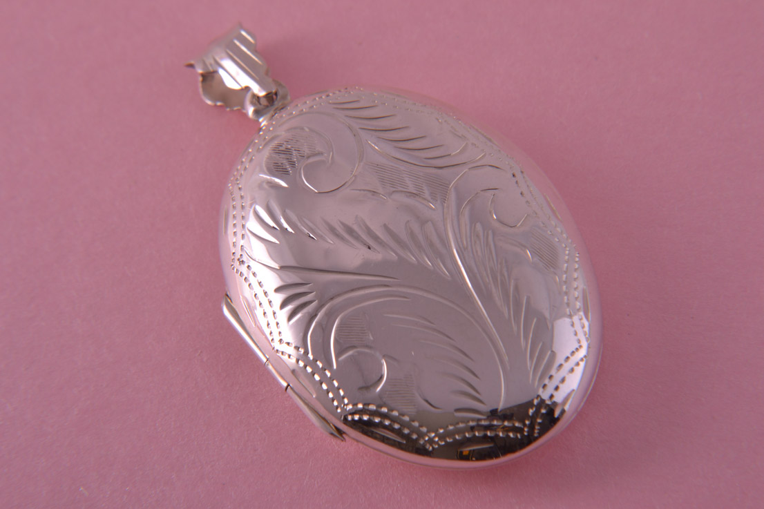 Silver Modern Large Oval Locket With Engraving